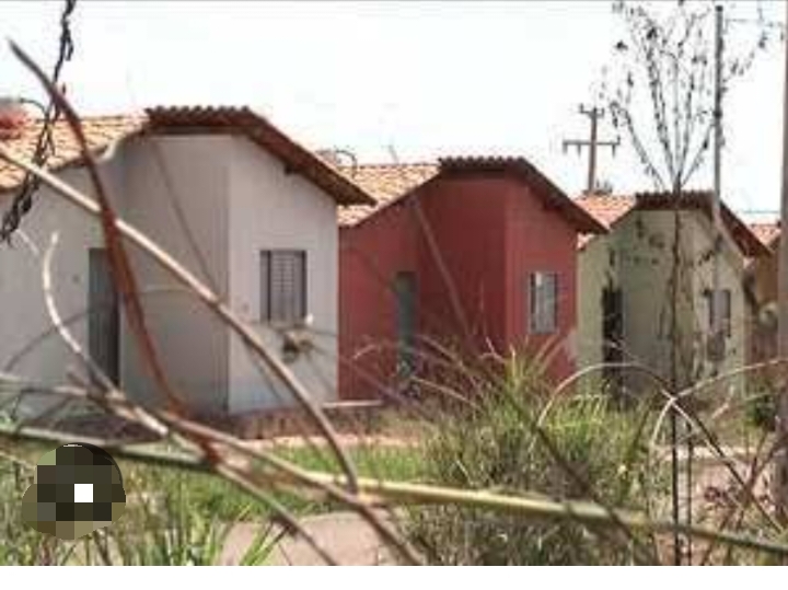EM CODÓ CÂMARA MUNICIPAL  RECEBEU LISTA COM NOMES DE TODOS OS MORADORES QUE GANHARAM CASAS NOS RESIDÊNCIAIS E NÃO MORAM LÁ, AS CASAS ESTÃO ABANDONADAS. PROVIDÊNCIAS SERÃO TOMADAS AGORA 