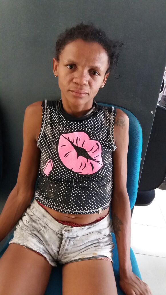 MULHER É PRESA EM CODÓ APÓS FURTAR MOTOCICLETA.