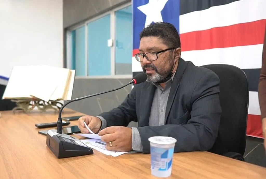 Vereador Pastor Max apresenta requerimento ao MP e TCE e solicita melhorias em espaços esportivos de Codó