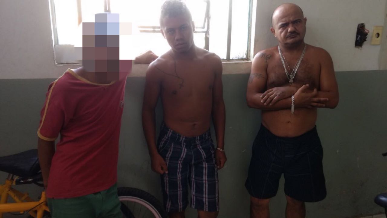 FORÇA TÁTICA RECUPERA MAIS UMA MOTOCICLETA ROUBADA ALÉM DE DROGAS E UM SIMULACRO DE ARMA DE FOGO