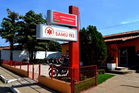 PACIENTE FICOU QUASE TRÊS HORAS GRITANDO DE DOR ESPERANDO ATENDIMENTO  DO SAMU E ELE NÃO VÉIO. O MESMO RECEBEU AJUDA PARA SER LEVADO ATÉ O HGM DE CODÓ. SÓ HÁ UMA AMBULÂNCIA PARA 120MIL HABITANTES