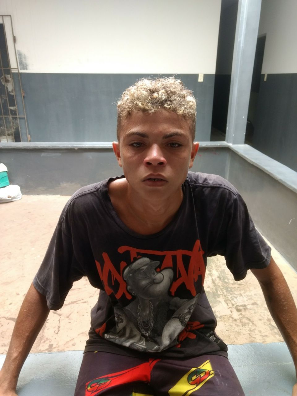 HOMEM É PRESO APÓS AMEAÇAR POPULARES COM ARMA BRANCA EM VIA PÚBLICA DE CODÓ