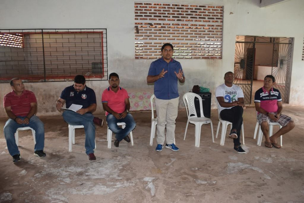 PRESSÃO: Após ser detonado no Grupo de Whatsapp do bairro São Sebastião, prefeito Fabrízio não resiste e sai