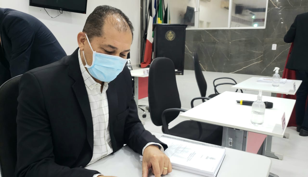 Vereador Evimar Barbosa apresenta Indicações para o saneamento e segurança do Mercado Central