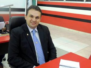 Vereador Leonel Filho solicita em caráter de urgência a reforma da passarela que liga o centro de Codó a Trizidela
