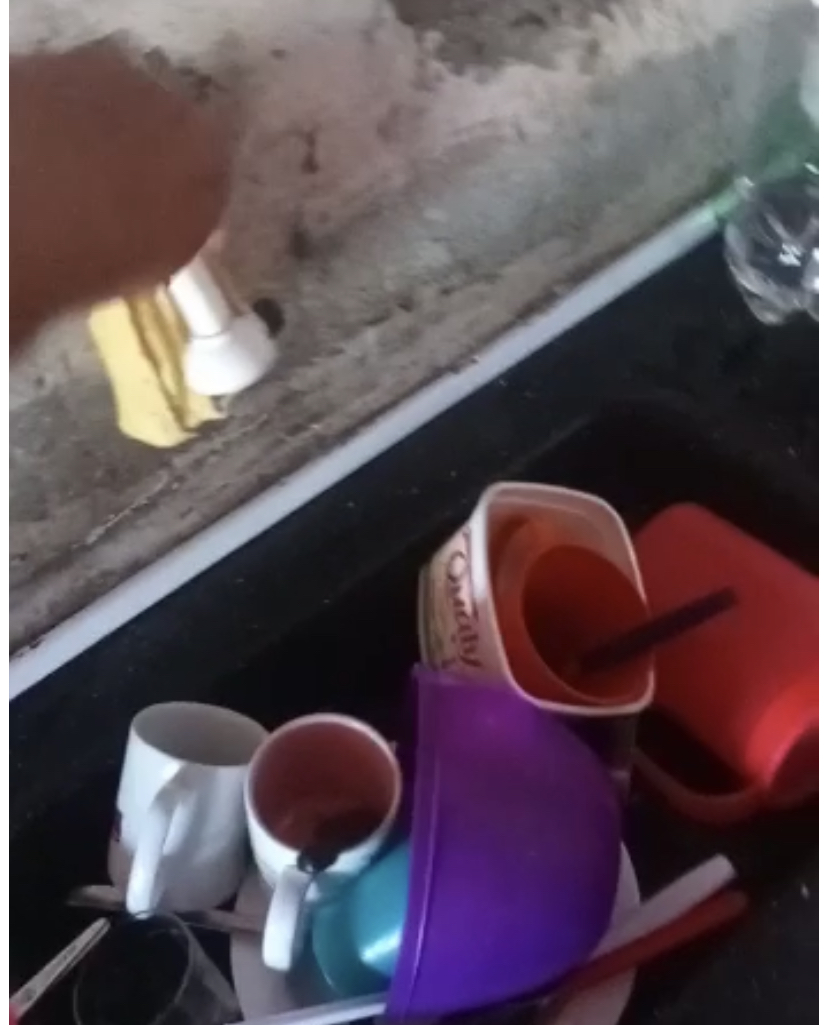 POVOADO SABIAZAL PEDE SOCORRO, SEM ÁGUA HÁ DIAS E SAAE DE CODÓ NADA FAZ.