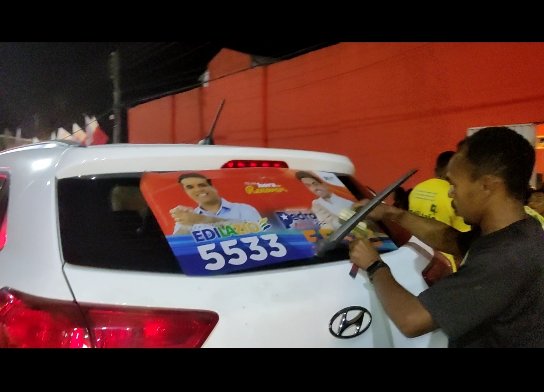 CANDIDATO A DEPUTADO ESTADUAL PEDRO NERES REALIZA GRANDE ADESIVAÇO EM CODÓ 