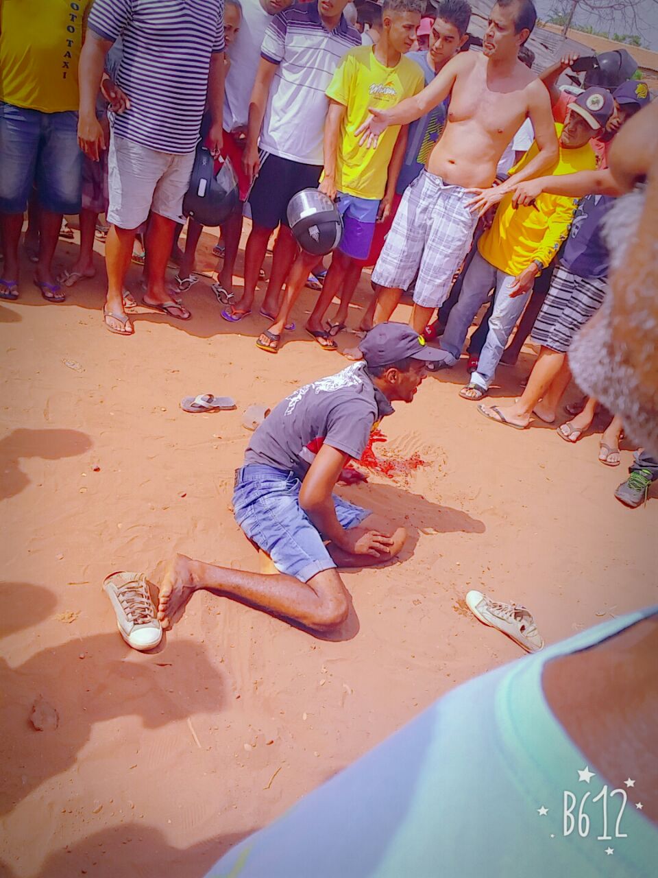 EM CODÓ LADRÃO FAZ DOIS ASSALTOS E LEVA TIRO NO ROSTO DE PESSOA QUE PASSAVA NO MOMENTO DO ASSALTO.