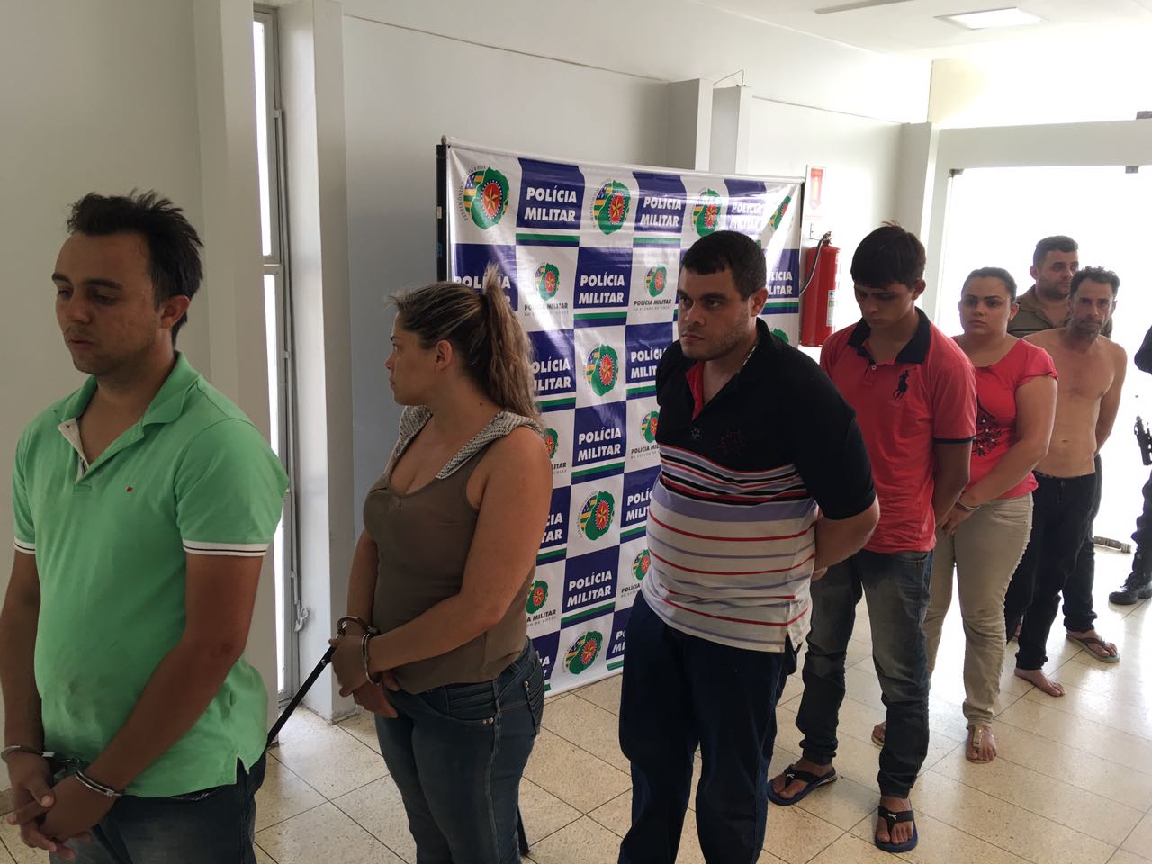Operação conjunta do Batalhão de Operações Especiais de Goiás (BOPE-CME), Grupo de Radiopatrulha Aéreo (GRAER-CME), Agência Central de Inteligência (PM2) e da Polícia Federal, prende toda uma quadrilha especializada no tráfico de drogas e roubo a bancos