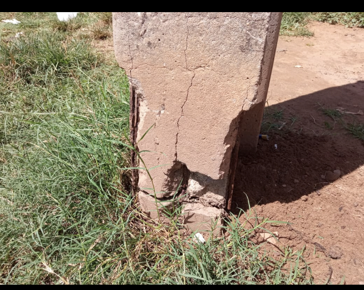 MORADORES DA 4ª TRAVESSA PRIMEIRA DE MAIO ESTÃO CORRENDO RISCO DE VIDA COM UM POSTE QUEBRADO. EQUATORIAL PROMETEU ARRUMAR EM 3 DIAS E JÁ SE PASSARAM 2 MESES E NADA.