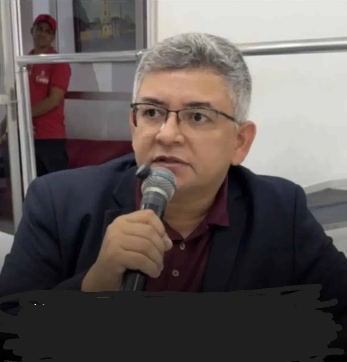 Silêncio, Deboche e Irresponsabilidade: A Postura do Vereador Hermínio da Farmácia Após a Confusão no Carnaval de Codó.