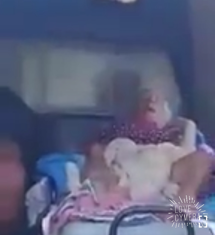 VÍDEO MOSTRA AMBULÂNCIA COM UMA IDOSA ATOLADA  EM ESTRADA  DE CAJAZEIRAS A CODÓ.