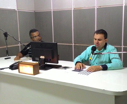 Vereador rebate críticas e comenta problemas do município e do estado no programa Conexão Noticias