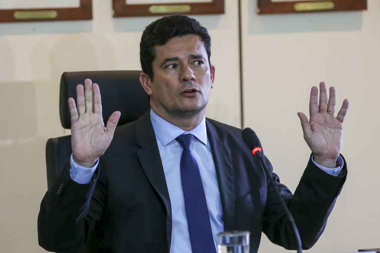MORO DEFENDE FIM DE VISITAS ÍNTIMAS A PRESOS E PARLATÓRIOS PARA DETENTOS FALAR COM ADVOGADOS.