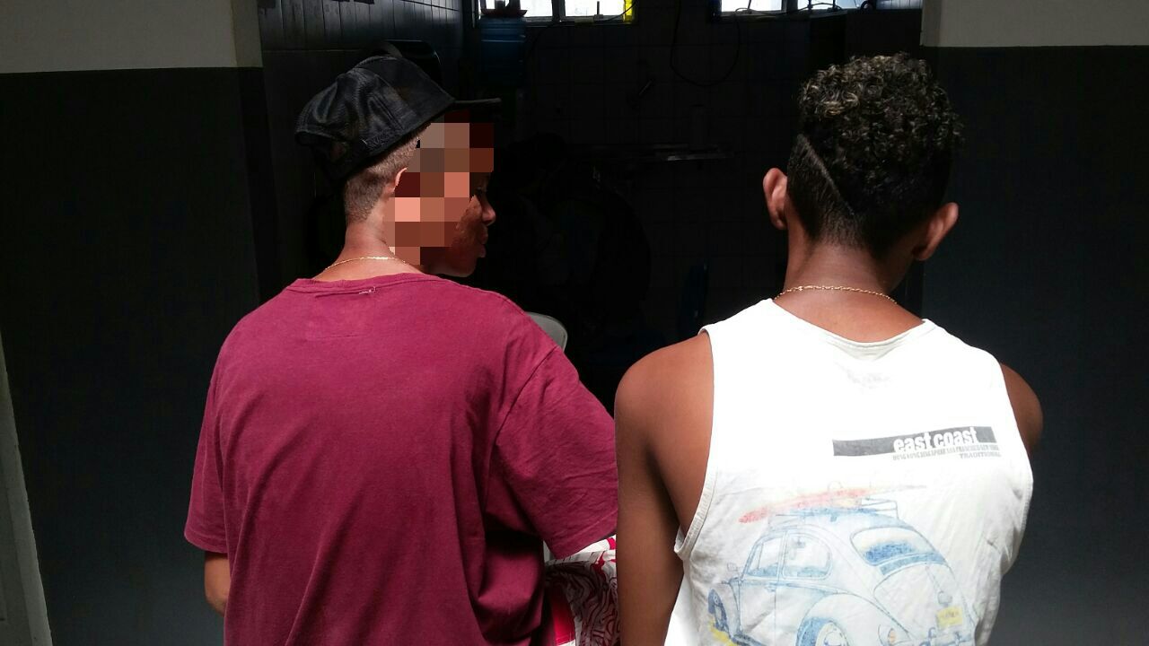 DOIS ADOLESCENTES APREENDIDOS EM CODÓ COM ARMA E QUANTIA EM DINHEIRO.