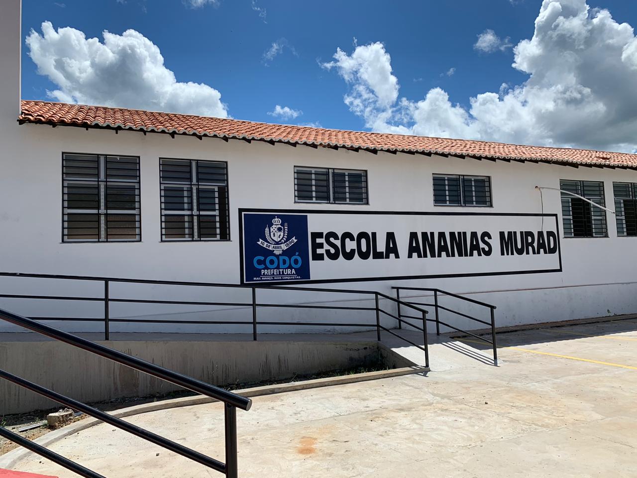 VÍDEO MOSTRA COMO ESTÁ SENDO PREPARADO NESSE MOMENTO A ESCOLA ANANIAS MURAD QUE SERÁ UM HOSPITAL DE CAMPANHA COM 30 LEITOS EM CODÓ