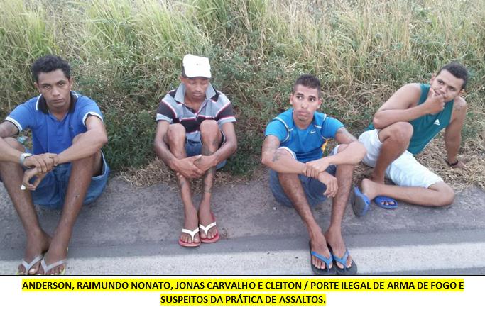 POLICIAIS MILITARES PRENDEM ASSALTANTES PERTENCENTES À FACÇÃO CRIMINOSA E APREENDEM ARMAS DE FOGO.