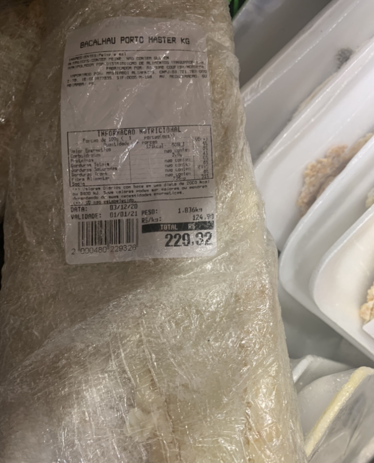 EM SUPERMERCADO DE CODÓ O BLOG ENCONTROU BACALHAU DE QUASE 300,00 REIAS