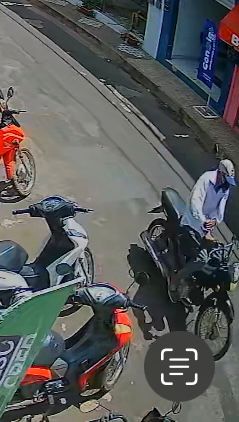 EM CODÓ HOMEM É FLAGRADO FURTANDO UMA MOTO  NO CENTRO DA CIDADE