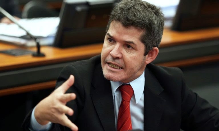 LÍDER DO PSL DIZ QUE BOLSONARO É VAGABUNDO E QUE VAI “IMPLODIR” PRESIDENTE