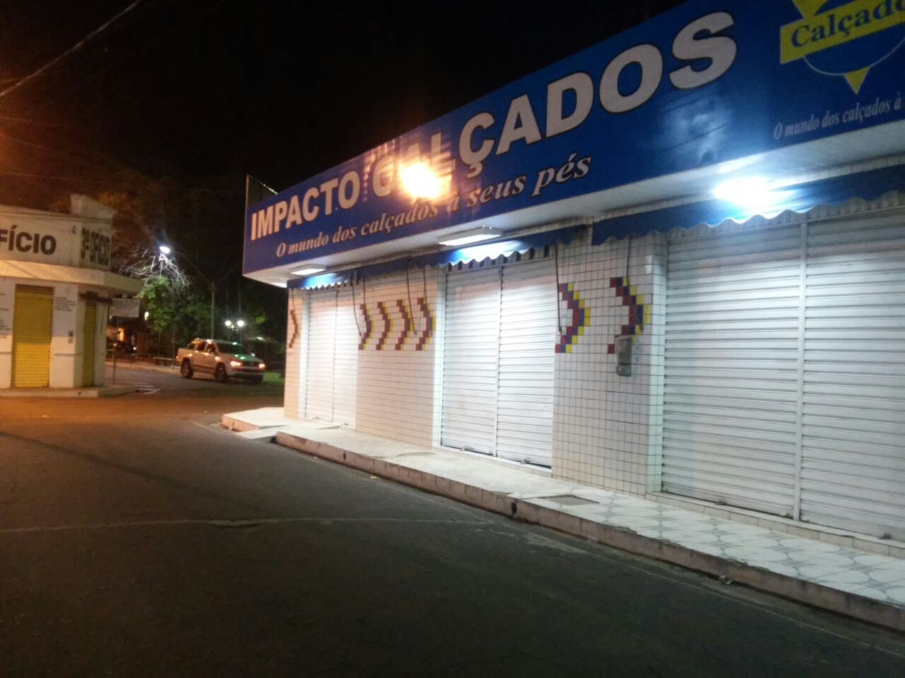 DOIS MENORES APREENDIDOS E UM RAPAZ PRESO ACUSADOS POR ROUBAR LOJA IMPACTO CALÇADOS EM CODÓ