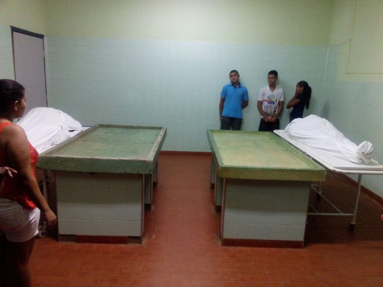 MULHER GRAVIDA DE GÊMEOS MORRE EM CODÓ JUNTO COM AS CRIANÇAS NO HOSPITAL HGM NA HORA DO PARTO -SERÁ NEGLIGÊNCIA???