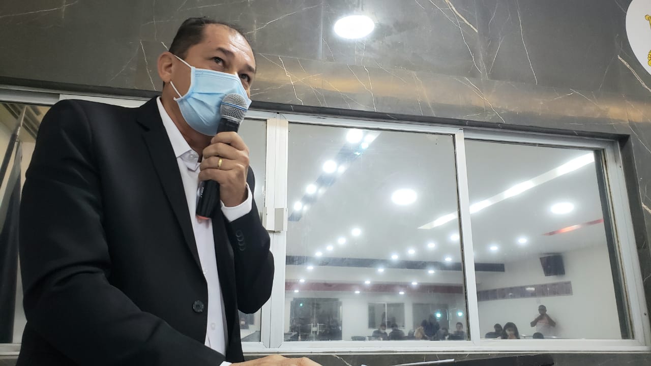 Vereador Evimar Barbosa dá voz às muitas reclamações da população na tribuna da Câmara de Codó