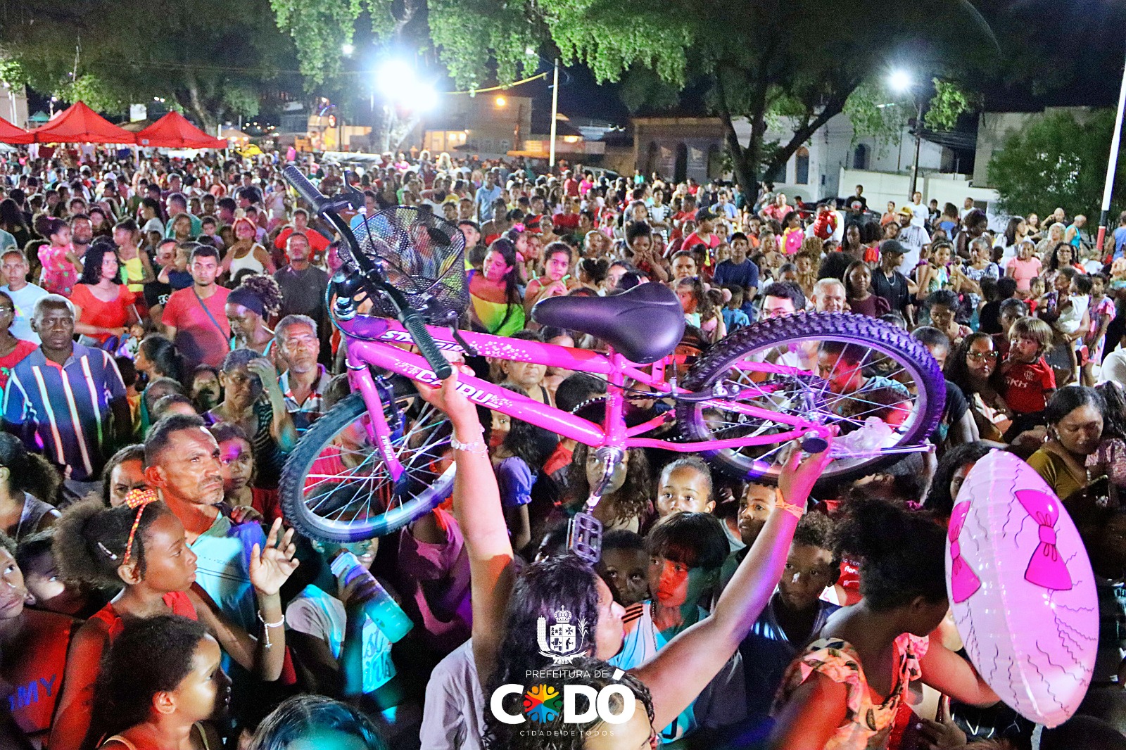 EM CODÓ EVENTO DO DIA DAS CRIANÇAS BATEU RECORDE DE PÚBLICO NO LARGO DA IGREJA DE SÃO SEBASTIÃO. FOI UM SUCESSO!