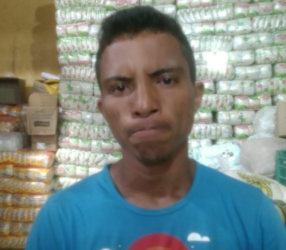JOVEM É PRESO APÓS ROUBAR DUAS LATAS DE LEITE E TRÊS CAIXAS DE BOMBOM GAROTO EM CODÓ.