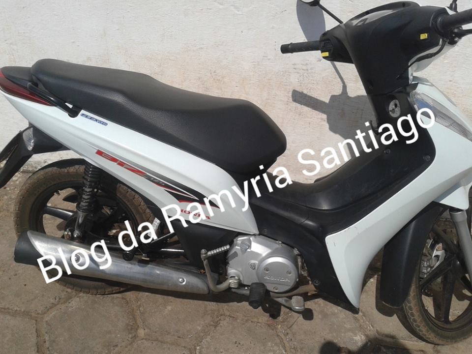 MOTO BIZ É ENCONTRADA ABANDONADA NO BAIRRO SÃO SEBASTIÃO EM CODÓ.