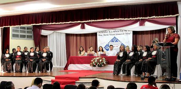 Secretários entregam diplomas aos formandos do Curso Técnico em Saúde Bucal do SUS
