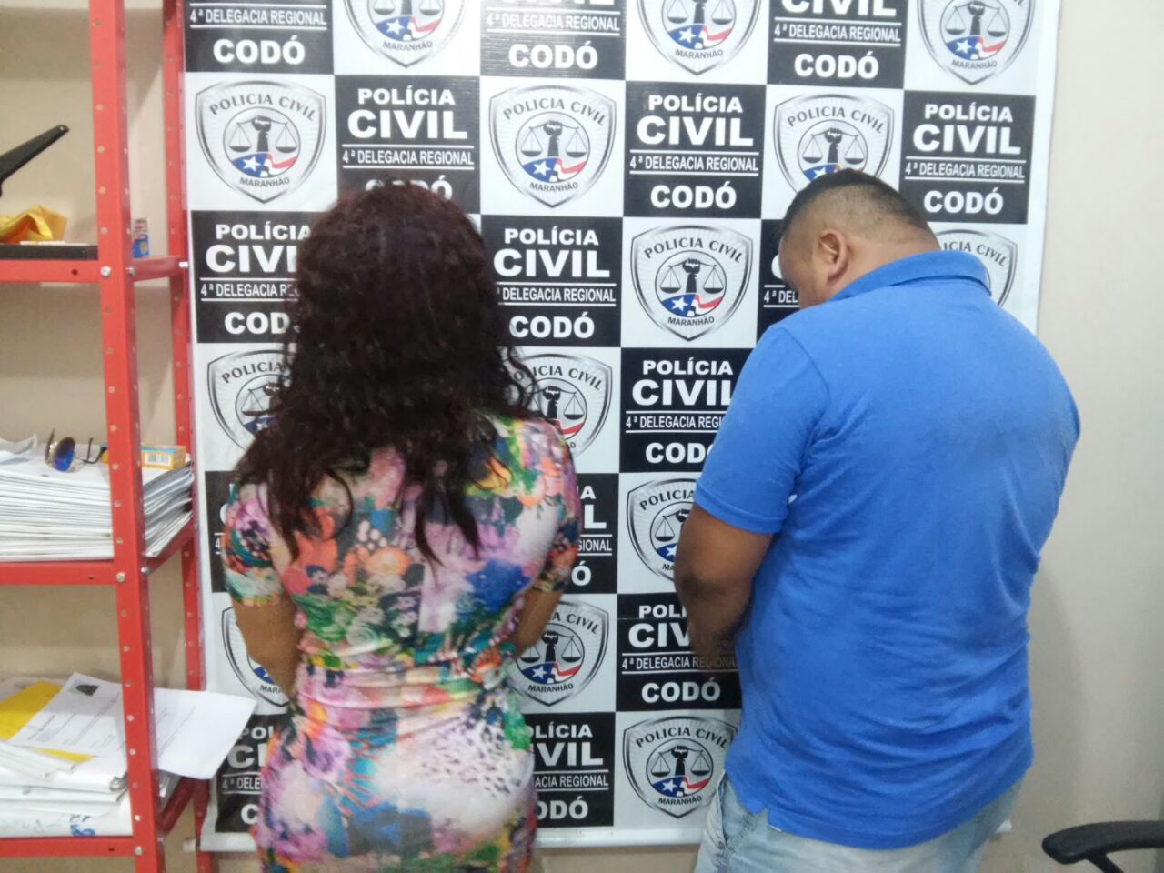 IRMÃOS DO TRÁFICO PRESOS EM CODÓ- SÓ UMA BARRA DE COCAÍNA ESTÁ AVALIADA EM 25 MIL REAIS, MAIS DE 200 MIL REIAS O PREJUÍZO PARA OS CRIMINOSOS.