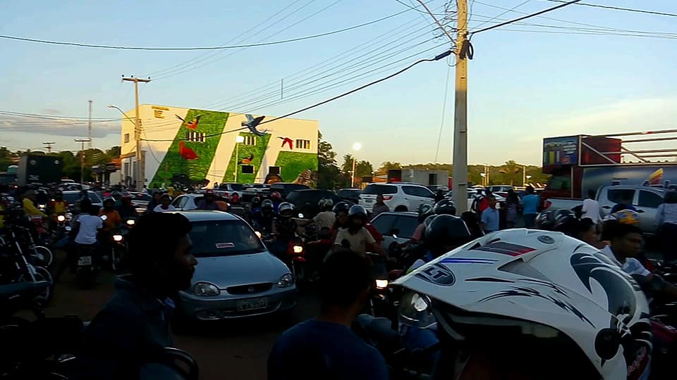 MESMO COM SINALIZAÇÃO DE TRÂNSITO CODÓ VIROU CONFUSÃO EM INAUGURAÇÃO DE PARQUE AMBIENTAL