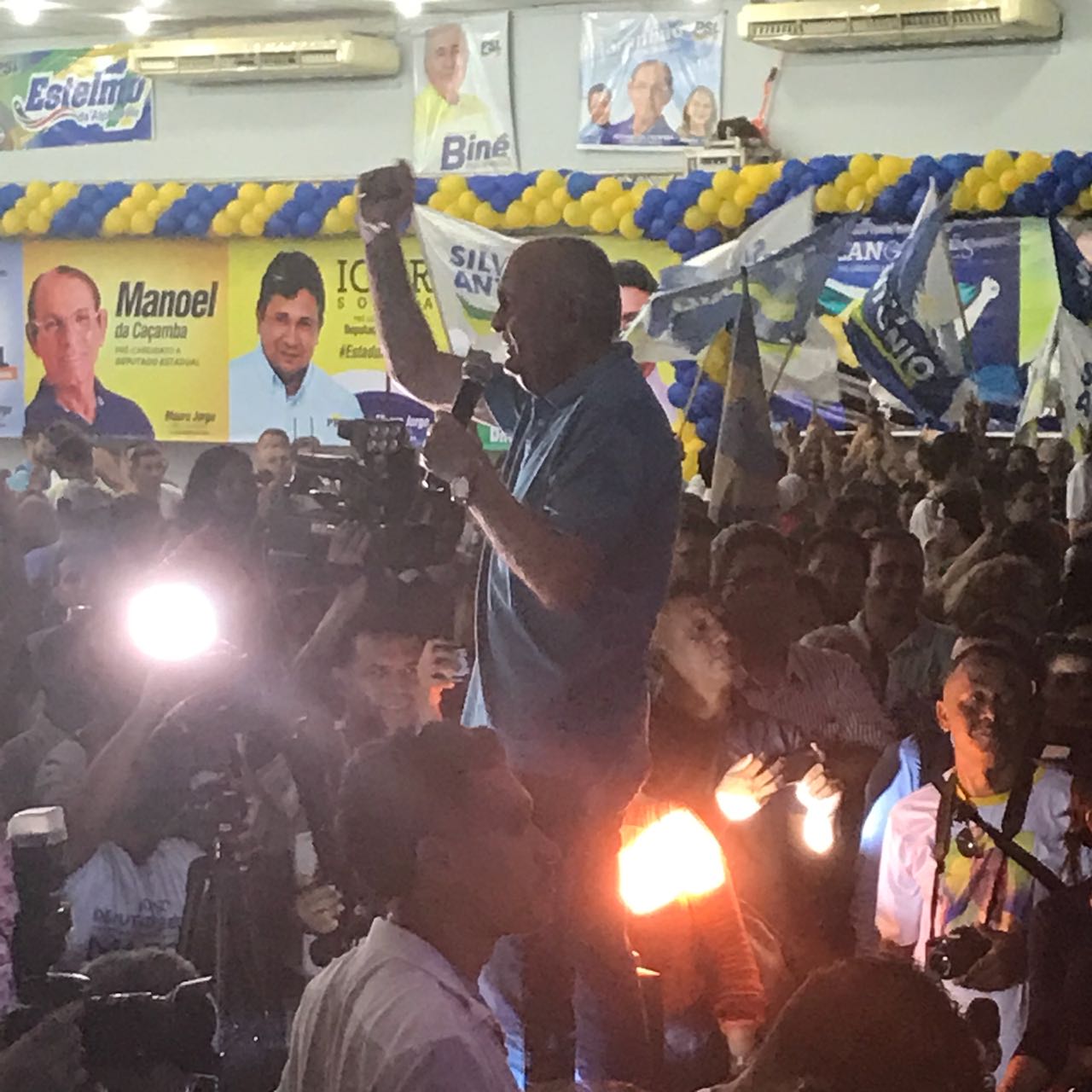 VÍDEOS MOSTRA EUFORIA DO PÚBLICO EM HOMOLOGAÇÃO DE BINÉ FIGUEIREDO.