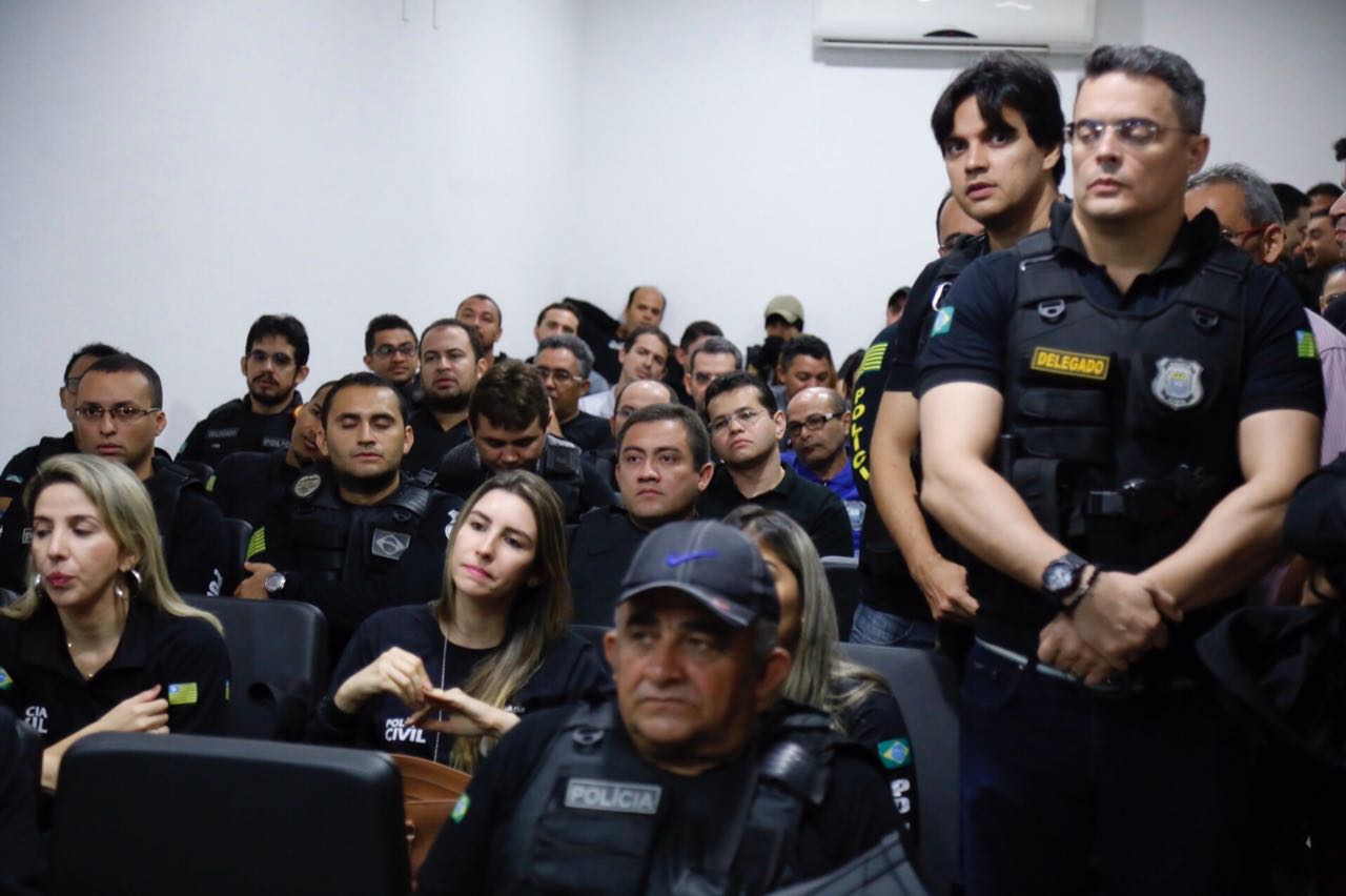 Policiais civis são presos suspeitos de fraudar concursos