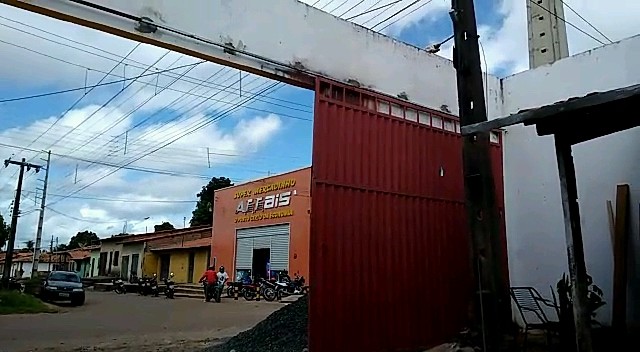 SUPERMERCADO ARRAIS ASSALTADO EM PLENA A LUZ DO DIA EM CODÓ.