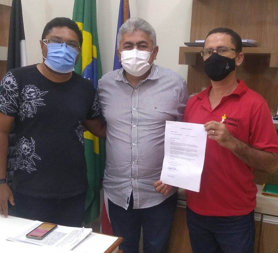 Vereador Pastor Max solicita ao município a inclusão de profissionais de funerárias e cemitérios no plano de vacinação contra Covid-19