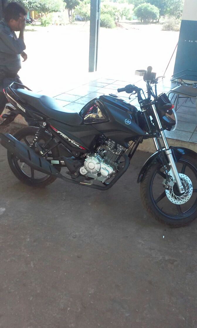 MOTO ABANDONADA COM CHAVE NA IGNIÇÃO É ENCONTRADA PELA PM NO KM 17