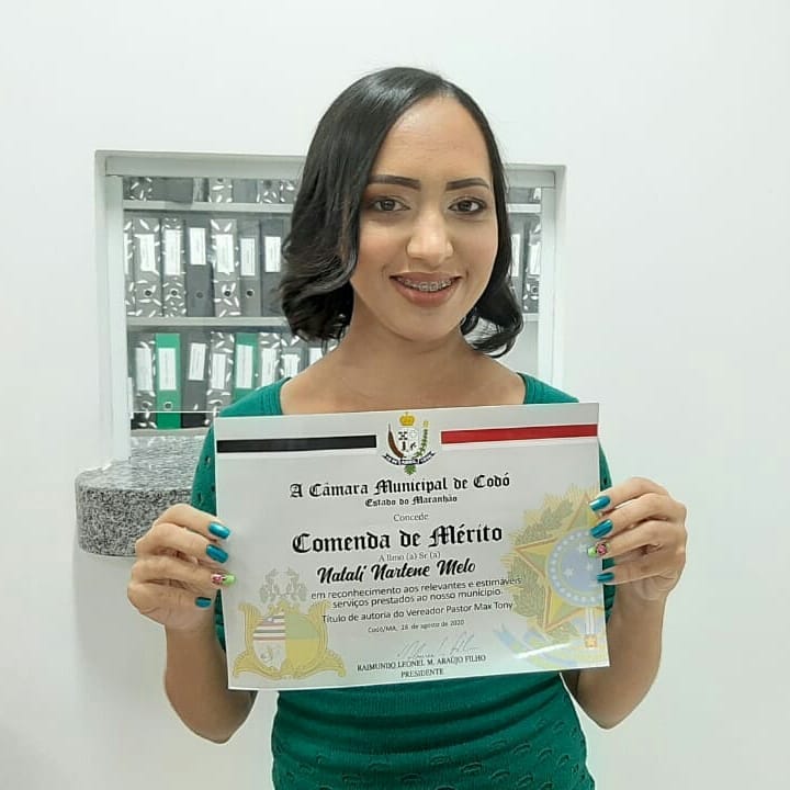 CANTORA NATALI NARTENE É DESTAQUE EM CODÓ E RECEBE COMENDA DE HONRA AO MÉRITO NA CÃMARA MUNICIPAL