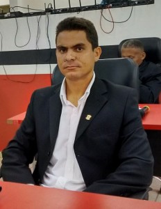 VEREADOR LAMENTA A FALTA DE COMPROMISSO DO PREFEITO DE CODÓ COM RELAÇÃO A EDUCAÇÃO