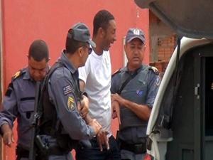 VEREADOR AFRONTA POLICIAIS E DIZ QUE VAI TIRAR A FARDA DOS MILITARES COM AJUDA DA DEPUTADA VALÉRIA MACEDO