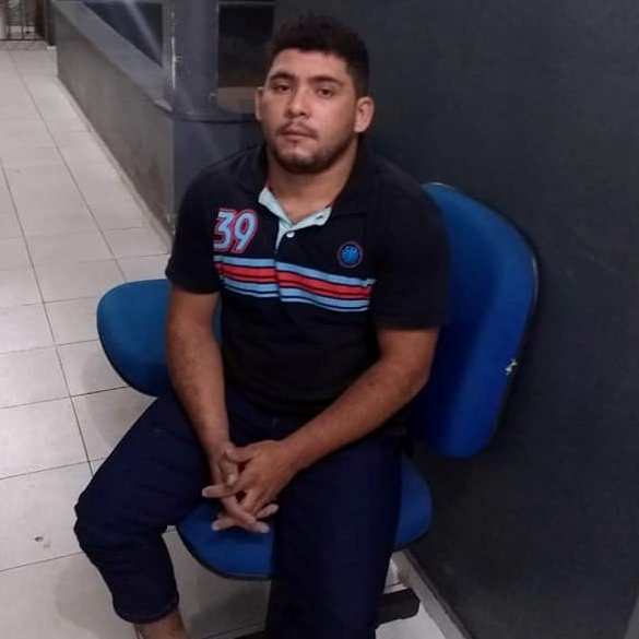 HOMEM É PRESO NA MADRUGADA DESTA SEGUNDA FEIRA COM ARMA DE FOGO EM CODÓ