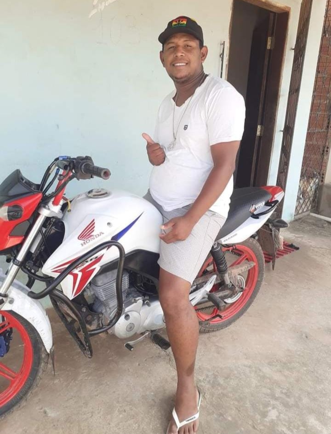 HOMEM É ASSASSINADO COM VARIOS TIROS EM CODÓ NA NOITE DE ONTEM.