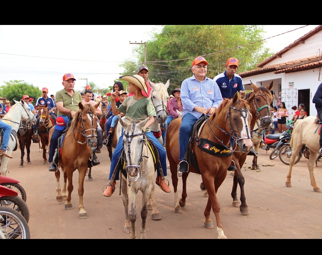 Prefeito Zé Francisco participa da tradicional Cavalgada do festejo de São Raimundo Nonato em Codó