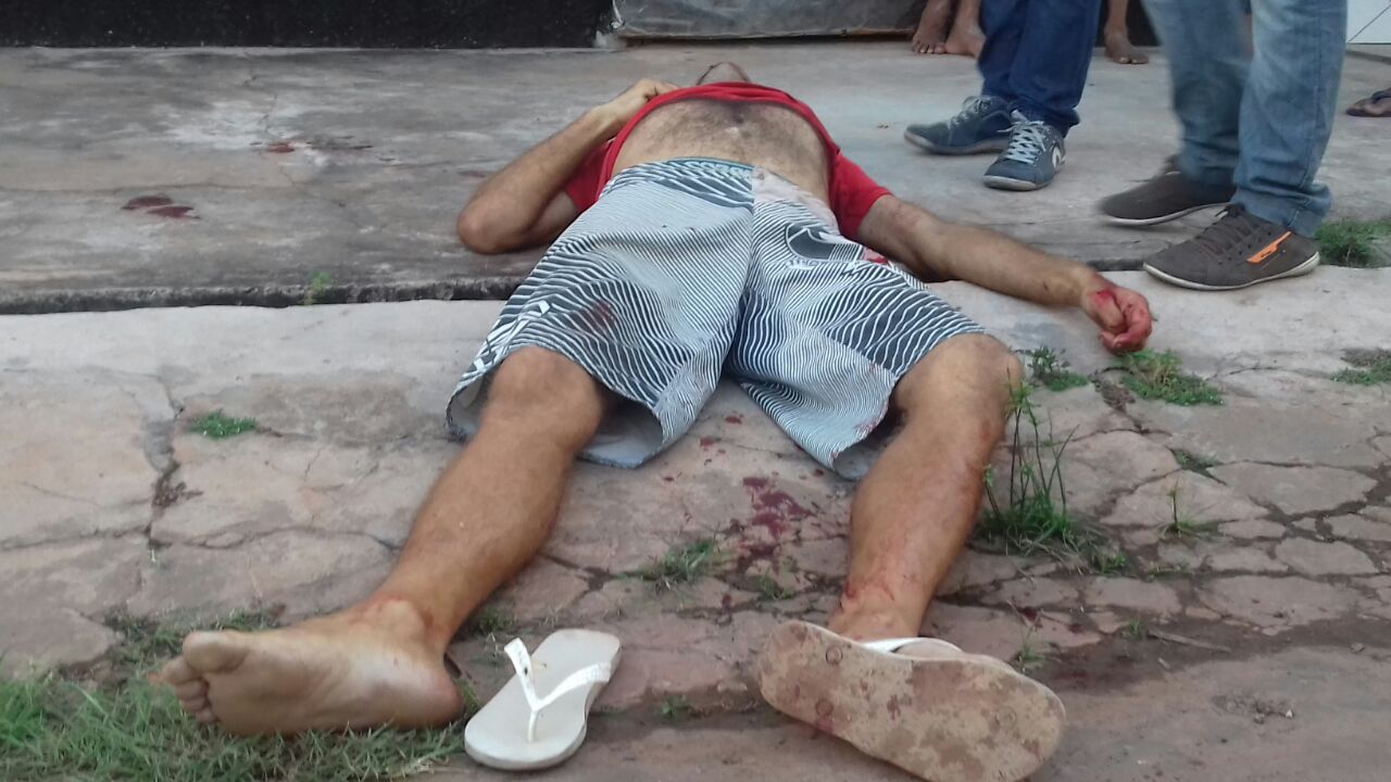 HOMICÍDIO EM CODÓ: HOMEM IDENTIFICADO POR RÔMULO FERNANDO FERREIRA LEVA UMA FACADA E MORRE NO LOCAL