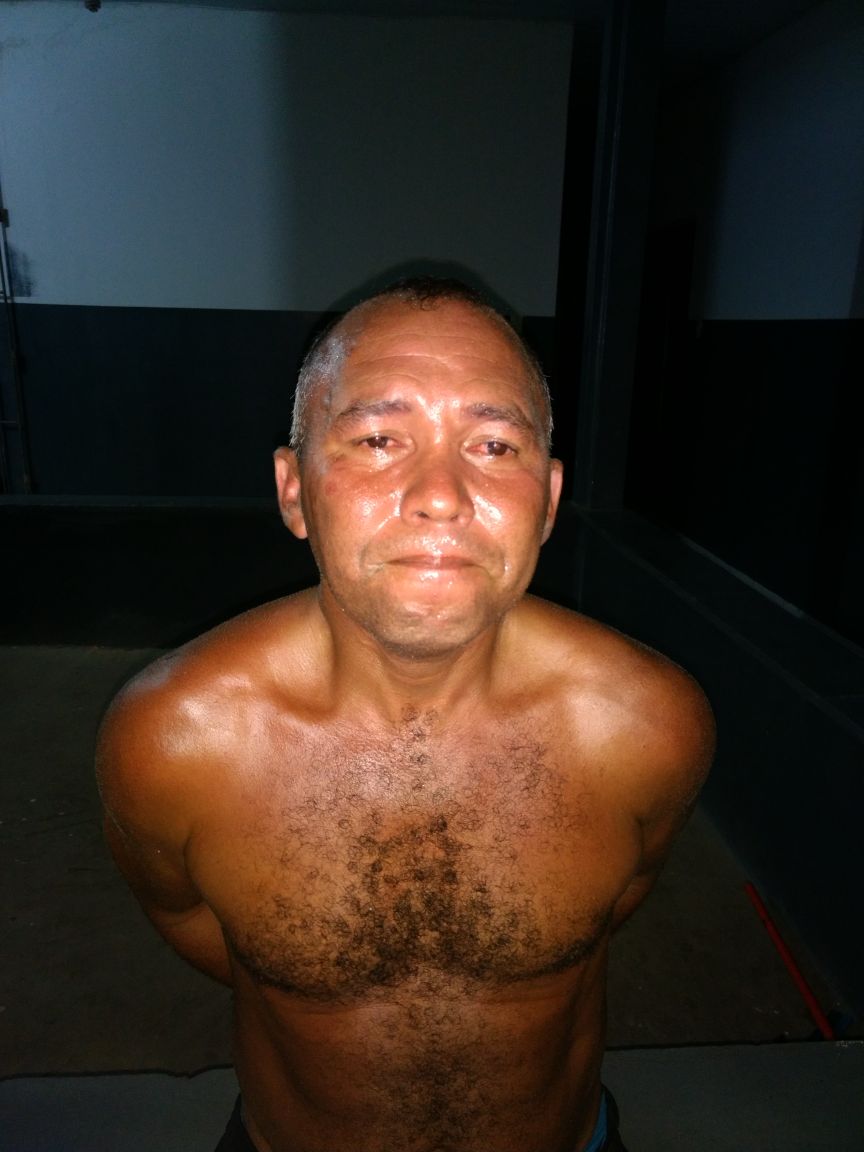 PRESO EM CODÓ HOMEM QUE AGREDIU A ESPOSA COM SOCOS E PONTAPÉS E O ENTEADO DE 14 ANOS COM MURROS.