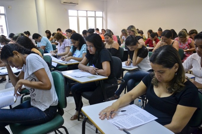 Após desgaste para realizar prova de concurso, candidatos são surpreendidos com cancelamento de suas provas