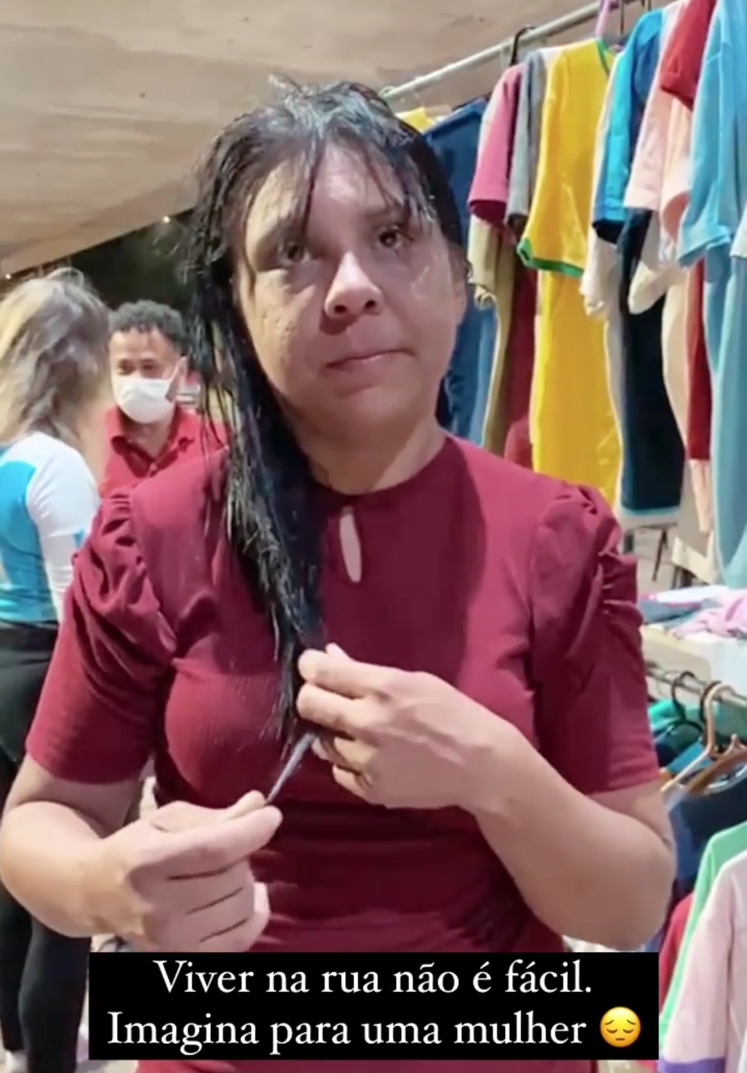 CODOENSE LARISSA VIVENDO NAS RUAS DE ANÁPOLIS HÁ MAIS DE 6 ANOS. VEJA VÍDEO DE LARISSA FALANDO DA SUA SITUAÇÃO