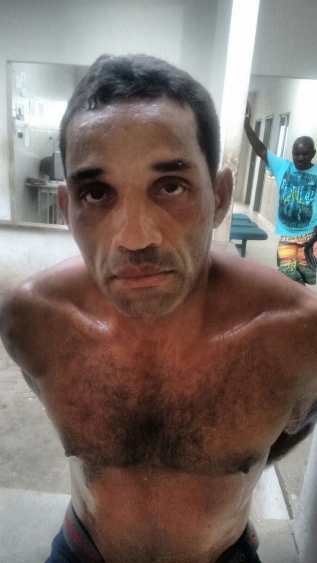POLÍCIA DE CODÓ CUMPRE MANDADO DE PRISÃO NO BAIRRO SÃO FRANCISCO E ENCONTRA DROGA E ARMA EM CASA DE FORAGIDO DA JUSTIÇA