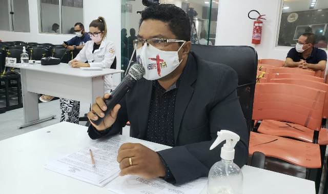 Vereador Pastor Max fala sobre sua emenda no PL que trata sobre prioridade no Plano Municipal de Vacinação
